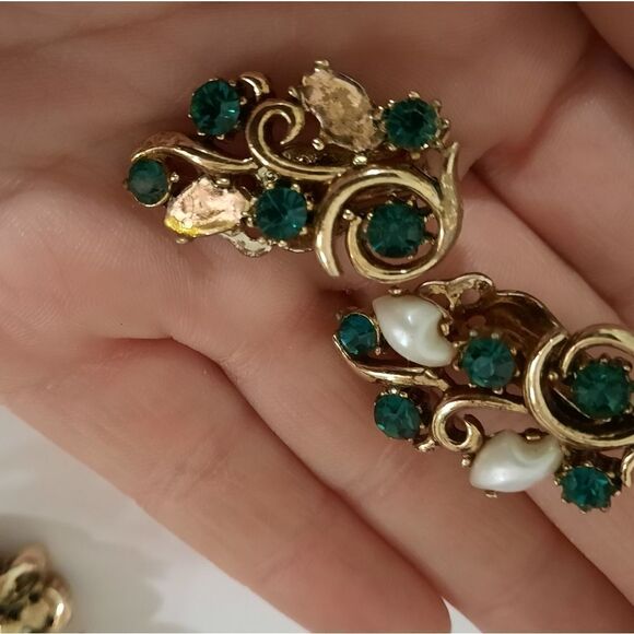 Vintage Rhapsody brooch and earring set - Picture 12 of 12